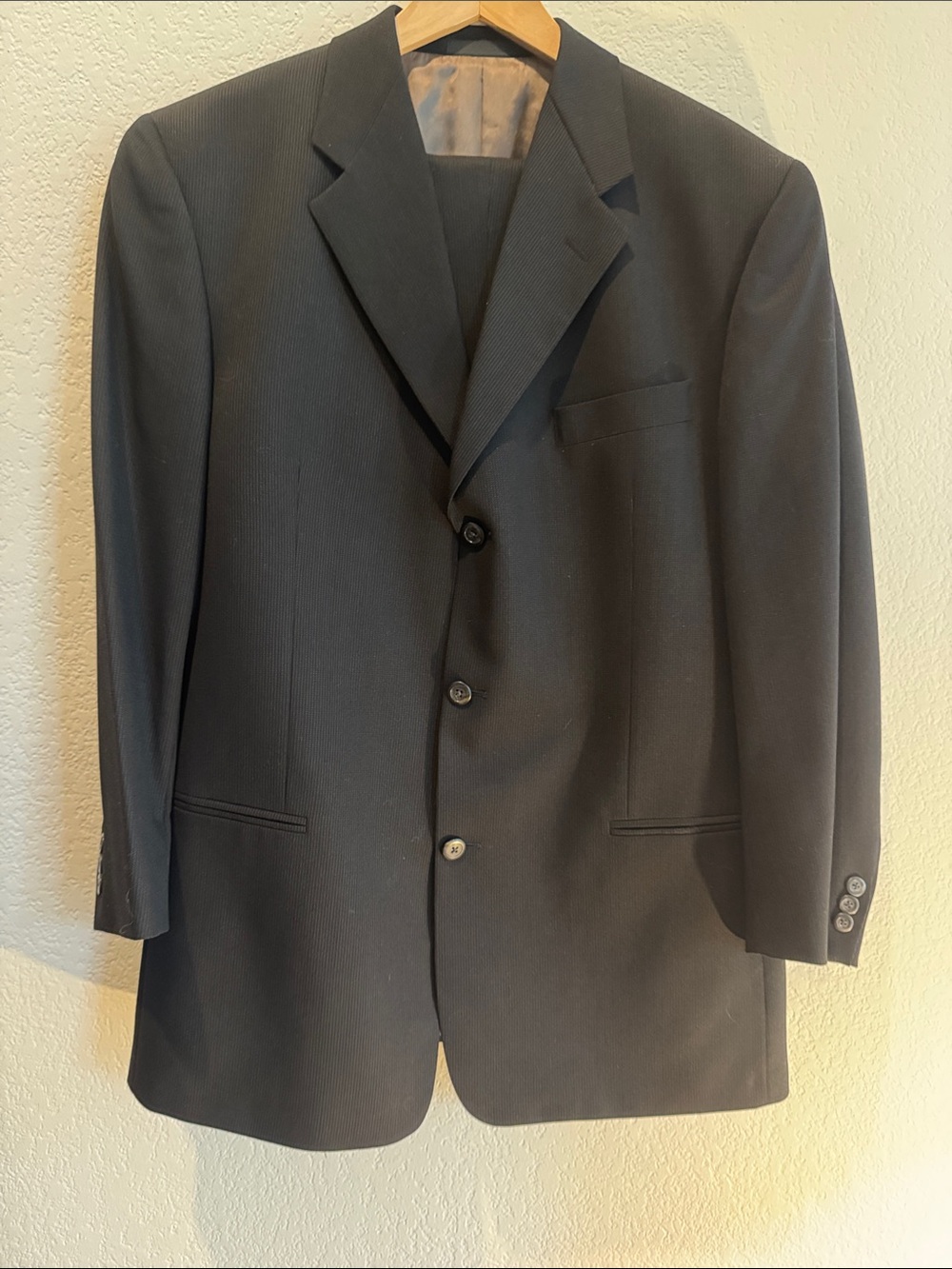 Jhane Barnes Men's Black Three-Button Suit Jacket
